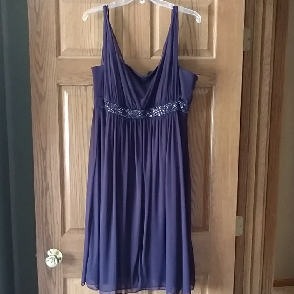 Purple sleeveless formal dress